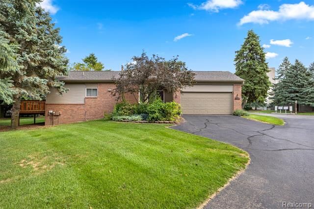 Property Photo: 6546 Quail Run Circle MI 48185