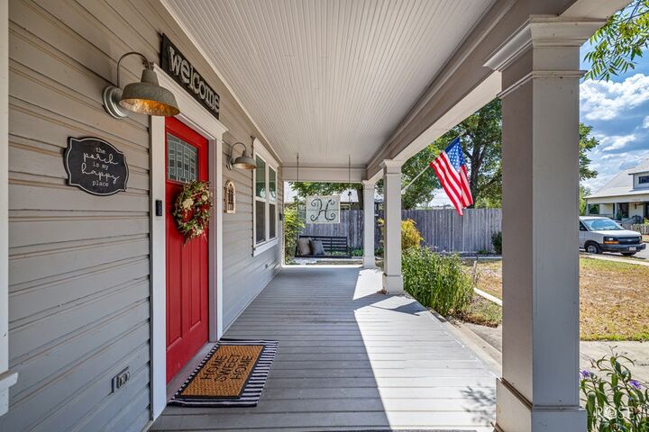 Property Photo: 10 N Jefferson St TX 76901