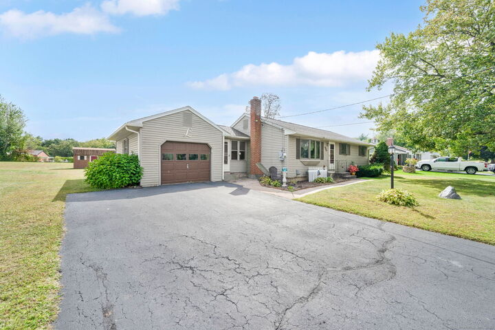 Property Photo:  555 Griffin Road  CT 06074 