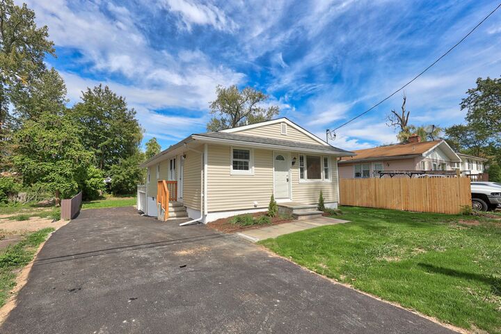 81 Homeside Avenue  West Haven CT 06516 photo
