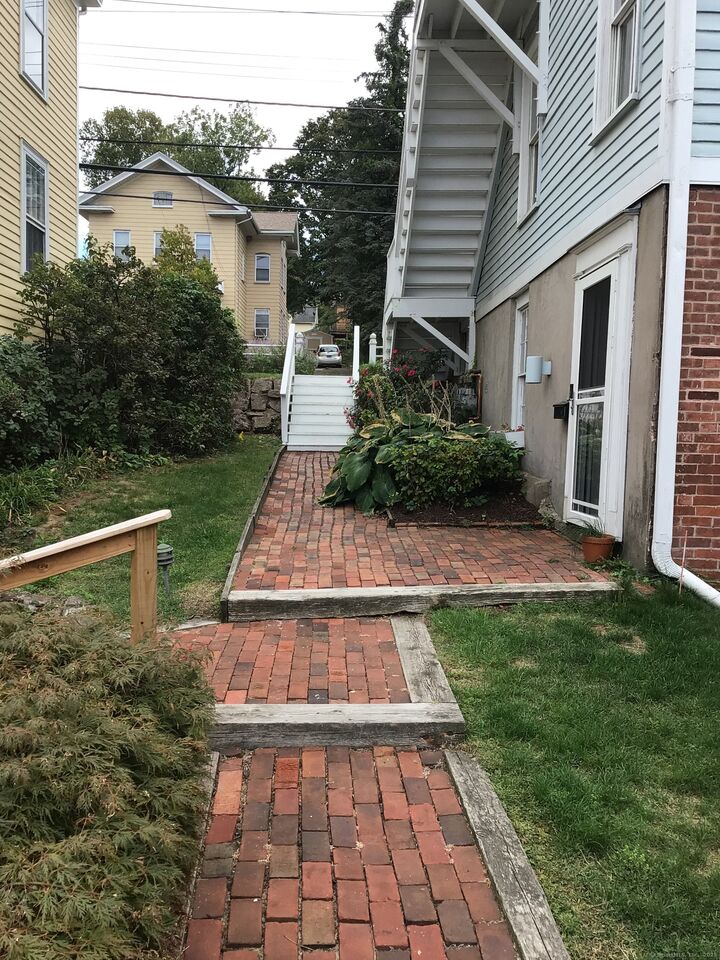 Property Photo:  634 Quinnipiac Avenue A  CT 06513 