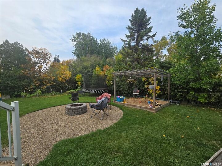 Property Photo:  320 Russell Street  SK S0G 4T0 