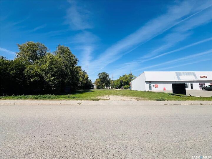Property Photo:  512 Main Street  SK S0G 3N0 