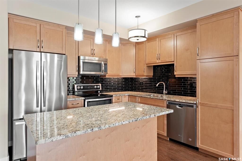 Property Photo:  1015 Moss Avenue 308  SK S7H 4J3 