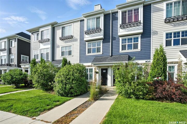 Property Photo:  731 Meadows Boulevard  SK S7V 0M5 