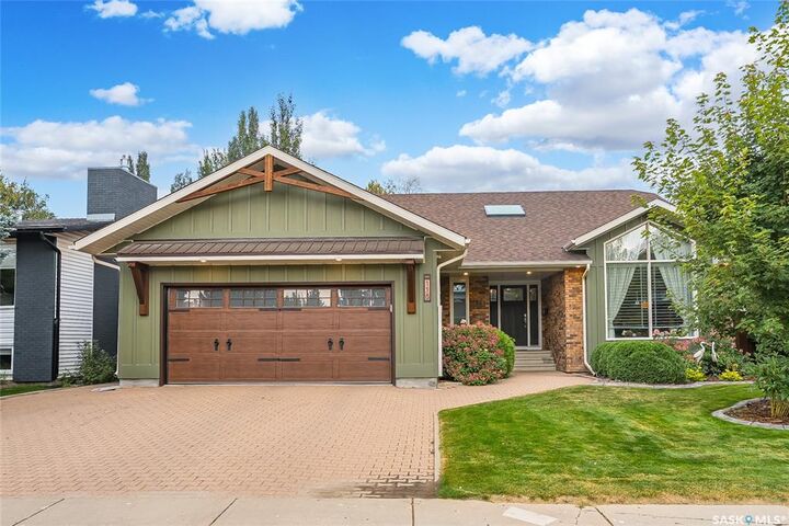 Property Photo:  118 Mallin Crescent  SK S7K 7W7 