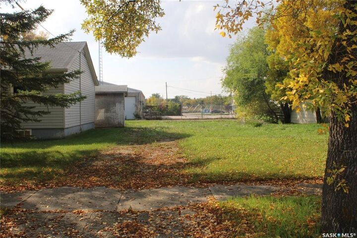 258 Betts Avenue — photo 1