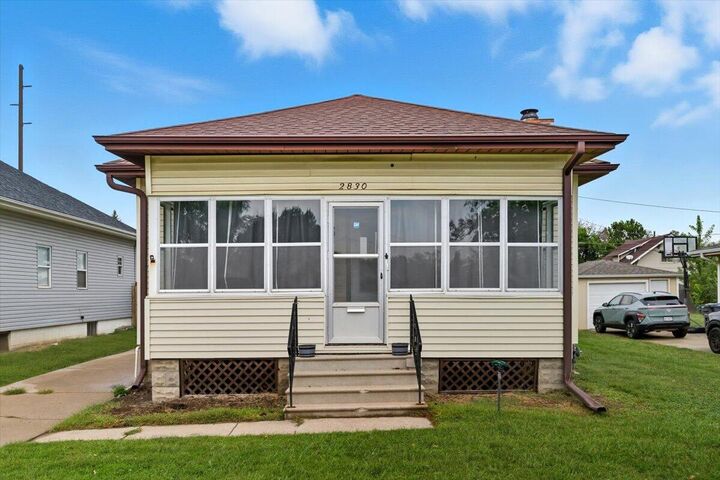 Property Photo:  2830 Ave F  IA 51501 
