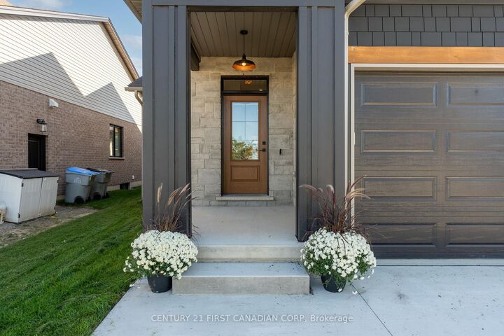 Property Photo:  128 Scotts Drive  ON N0M 2J0 