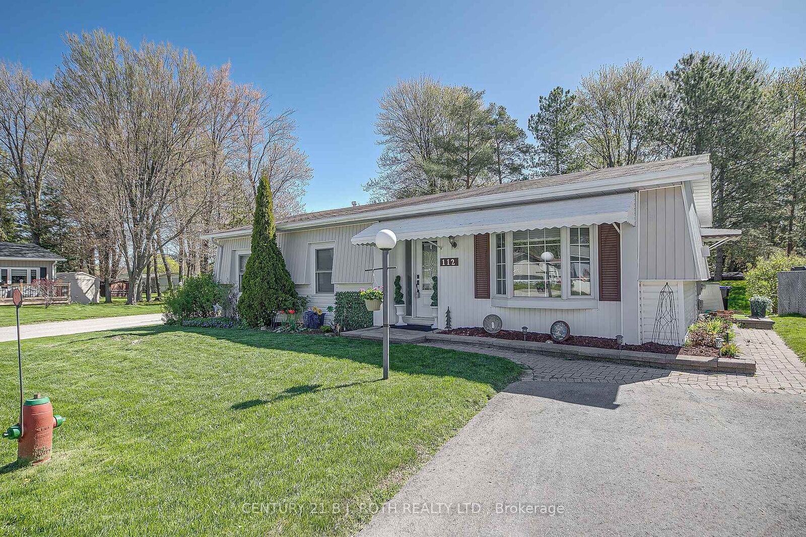 Property Photo:  112 Linden Lane  ON L9S 1N4 