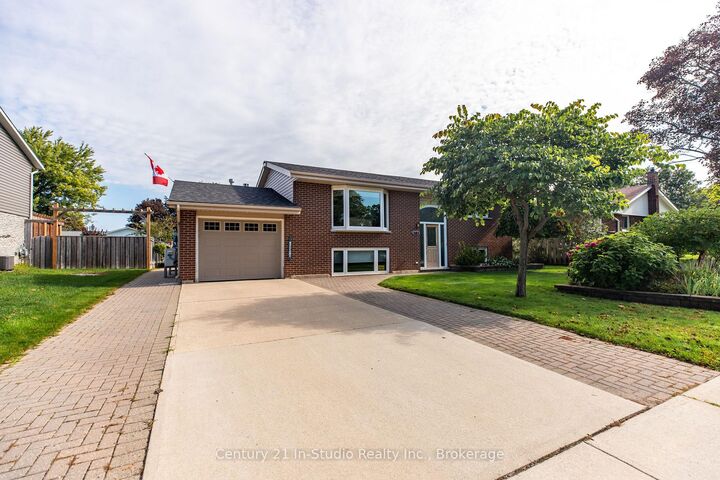 Property Photo: 393 Crawford Street ON N0H 2C2
