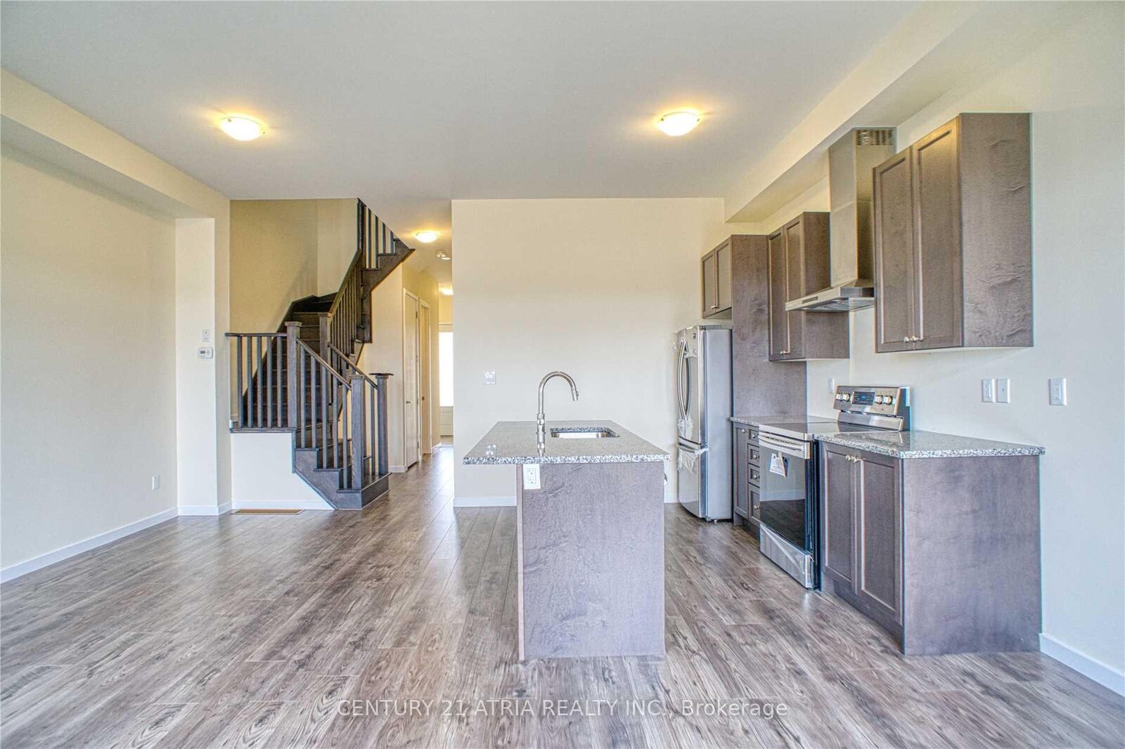 Property Photo:  368 Elyse Court  ON L4G 2C9 