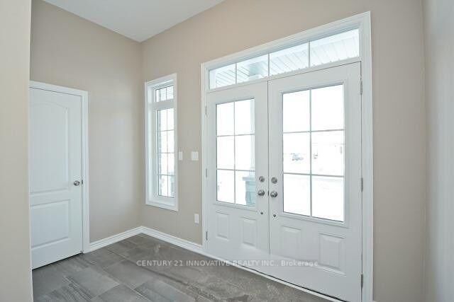 Property Photo:  198 Crombie Street  ON L1C 0T4