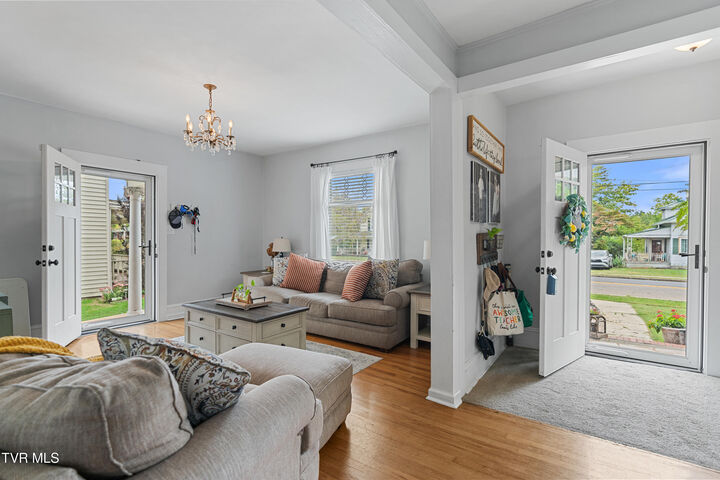 Property Photo: 606 West Main Street TN 37743