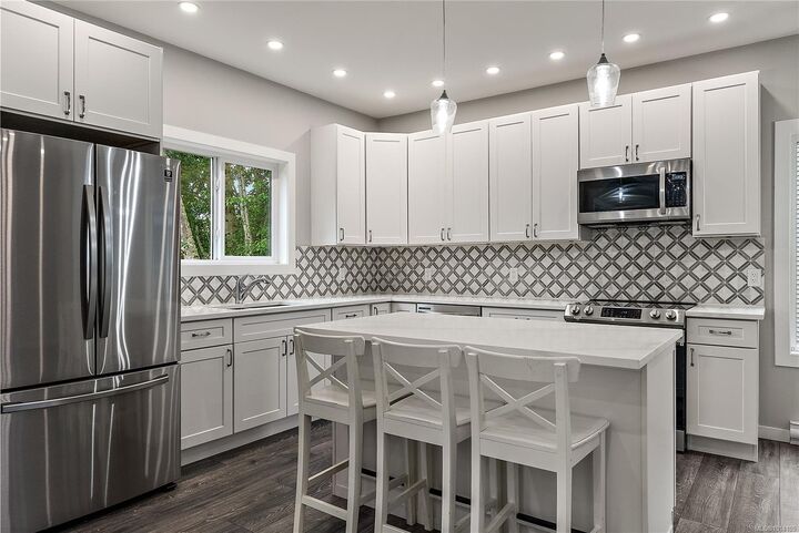 Property Photo:  6451 Hopkins Crt  BC V9Z 1P6 