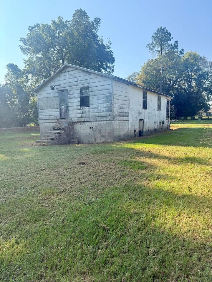 Property Photo: 509 Fair St MS 39150