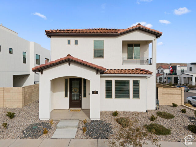 Property Photo: 776 W Scarlet Dr UT 84790