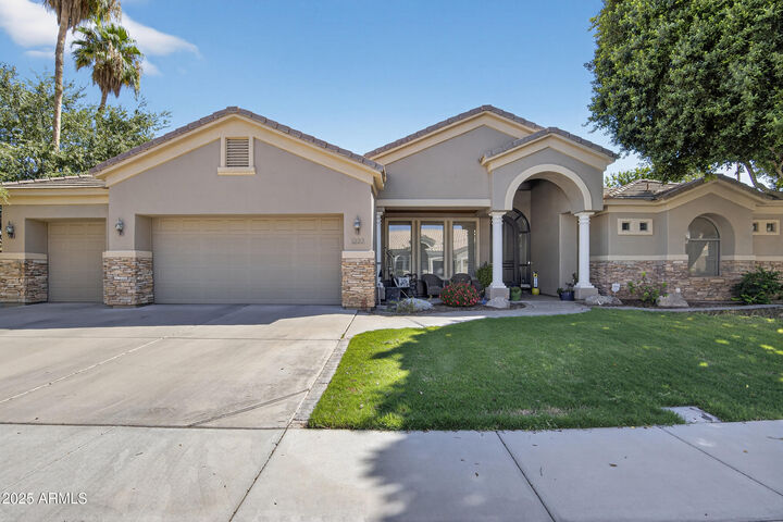 1333 N Cliffside Drive  Gilbert AZ 85234 photo