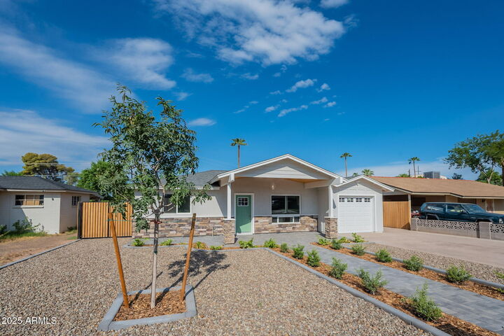 Property Photo: 2814 N 51st Street AZ 85008