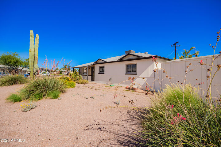 Property Photo:  1721 S Shafer Drive  AZ 85281 