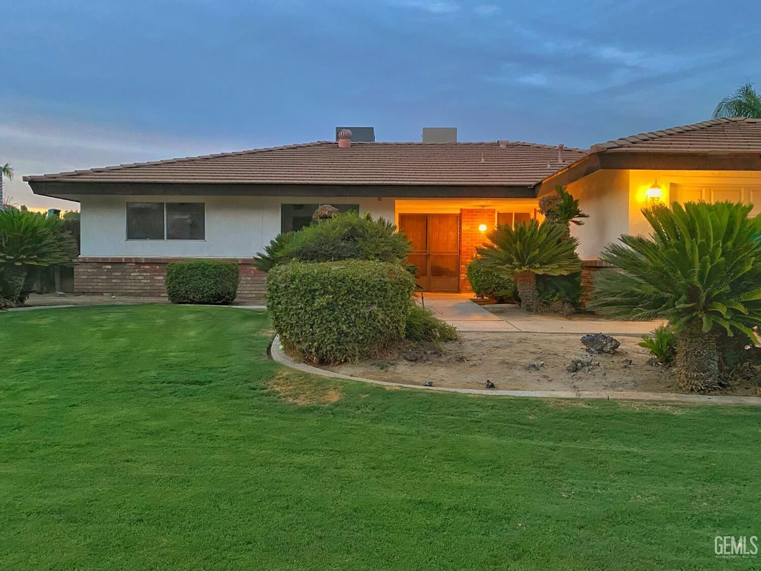 Property Photo:  7000 Setter Court  CA 93309 