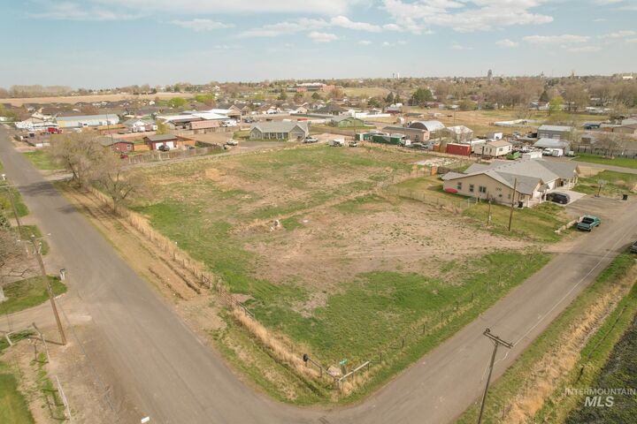 Property Photo:  4222 A Peck Street  ID 83316 