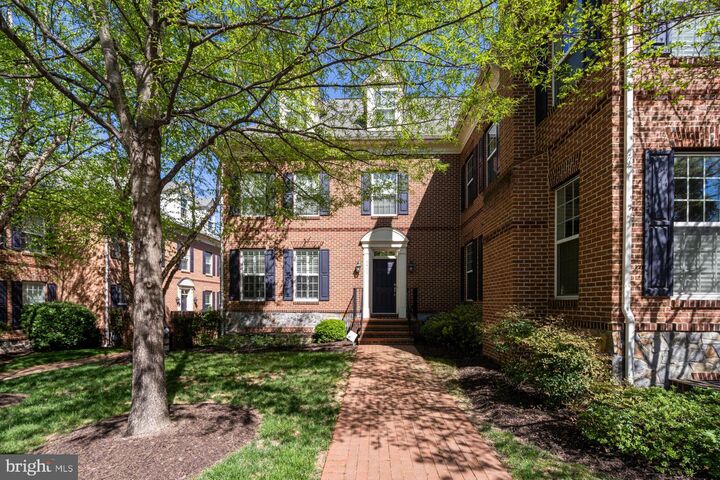 Property Photo: 3911 Chain Bridge Road VA 22030