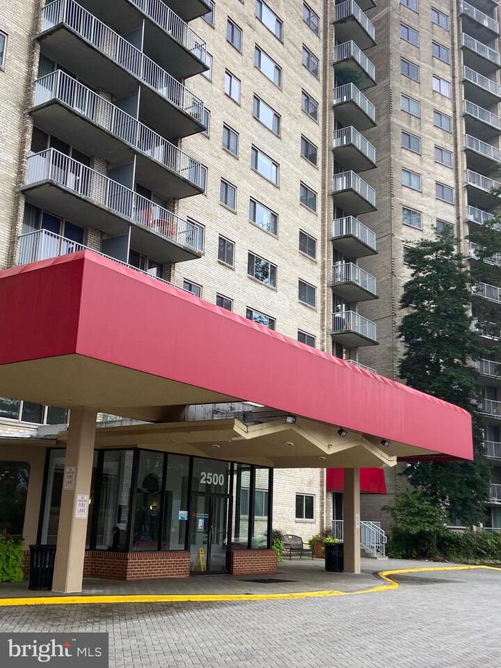 2500 N Van Dorn Street 213  Alexandria VA 22302 photo