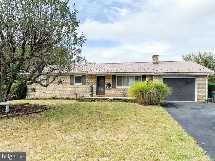 2951 Jefferson Drive  Chambersburg PA 17201 photo