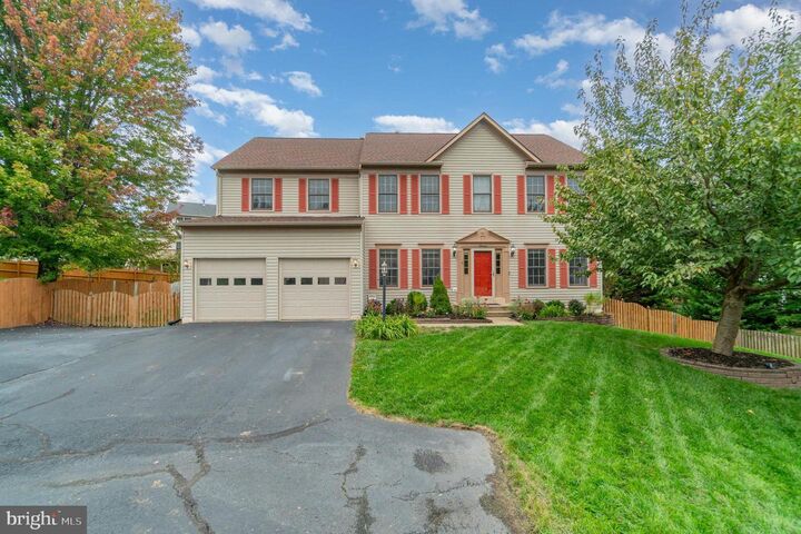 Property Photo: 11 Thames Court VA 22554