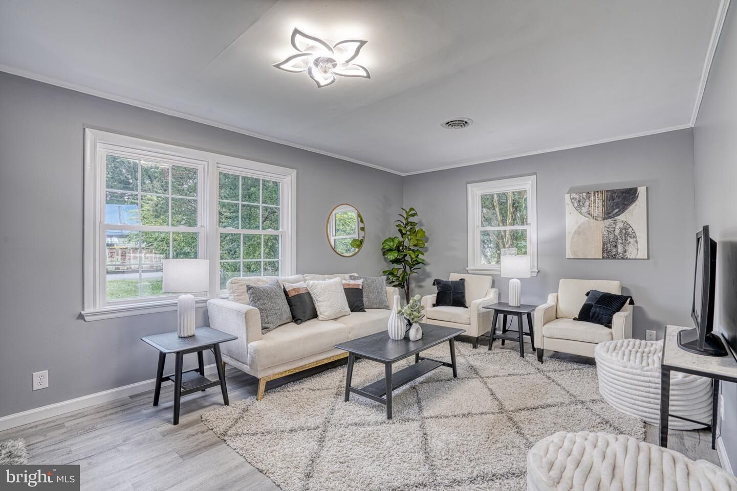 Property Photo:  18 Oak Street  MD 21613 