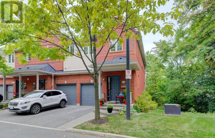 Property Photo:  120 Beddoe Drive 24  ON L8P 4Z4 