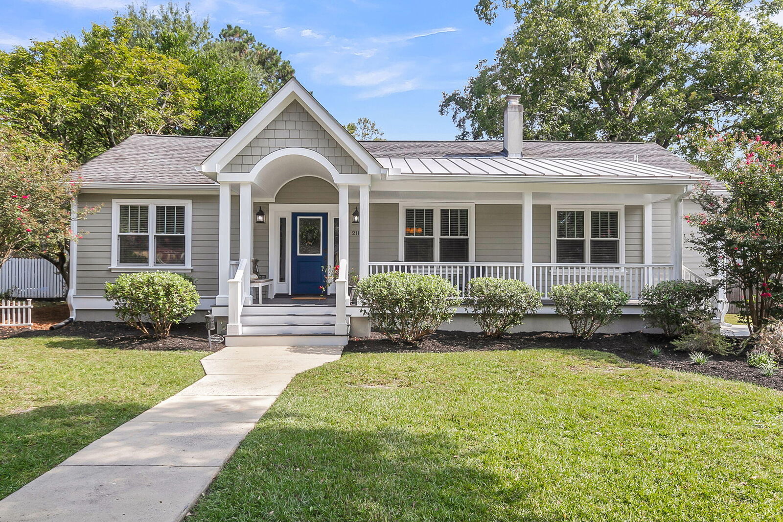Property Photo:  211 E Richardson Avenue  SC 29483 
