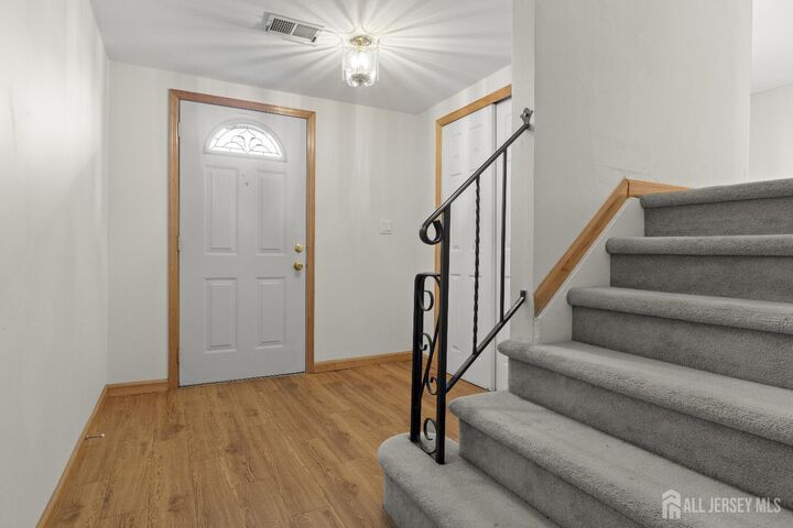Property Photo:  7 Sunnyside Drive  NJ 07008 