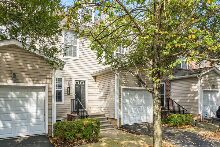 Property Photo:  185 Prairiecreek Way  OH 43213 