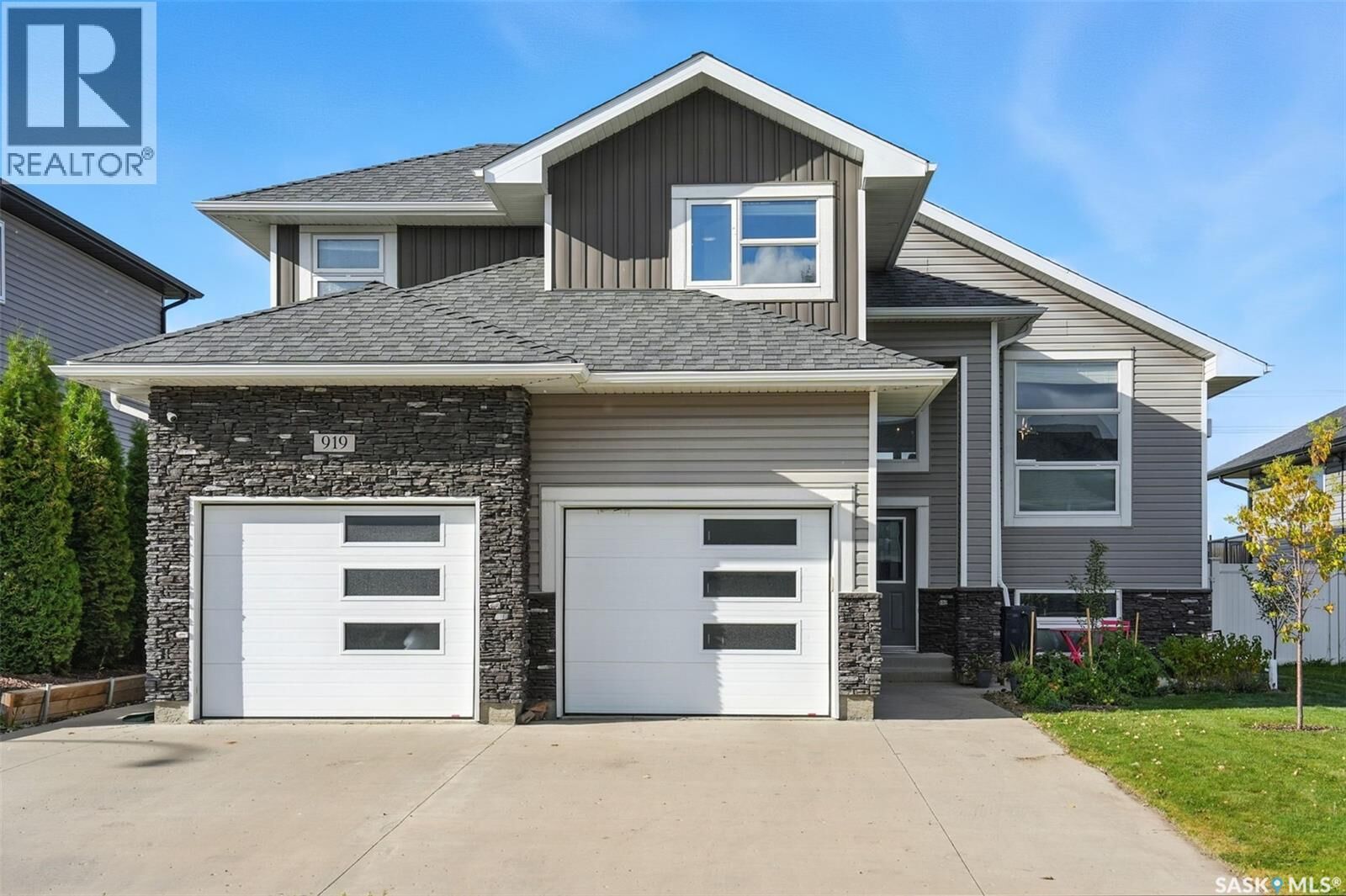 Property Photo: 919 Hargreaves Manor SK S7R 0K5