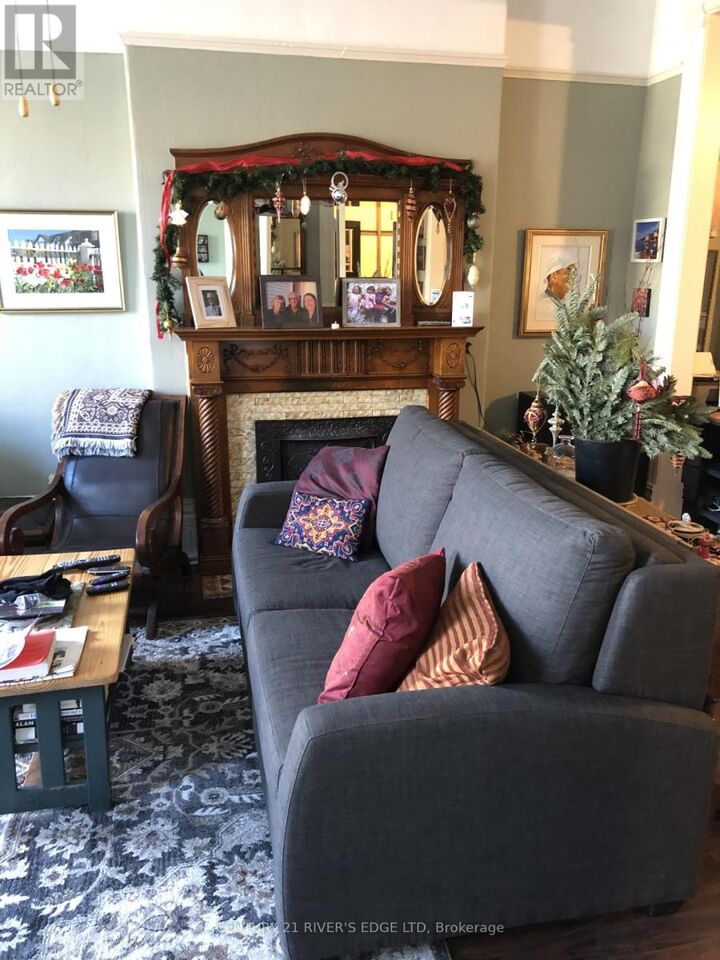 Property Photo:  33 King Street West 1  ON K6V 3P7 