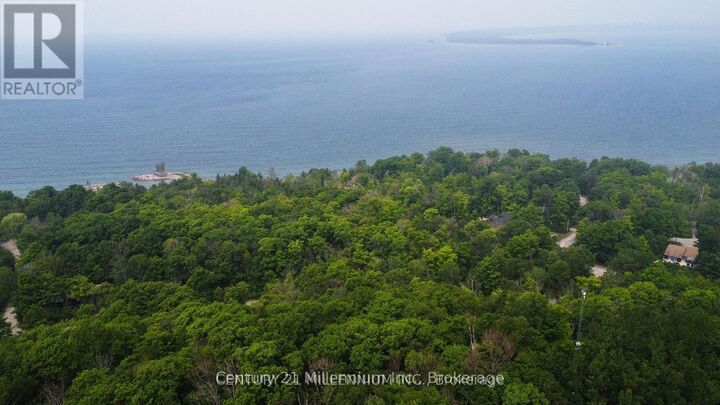 Photo de la propriété:  1963 Lot 52 Tiny Beaches Road North  ON L9M 0H8 