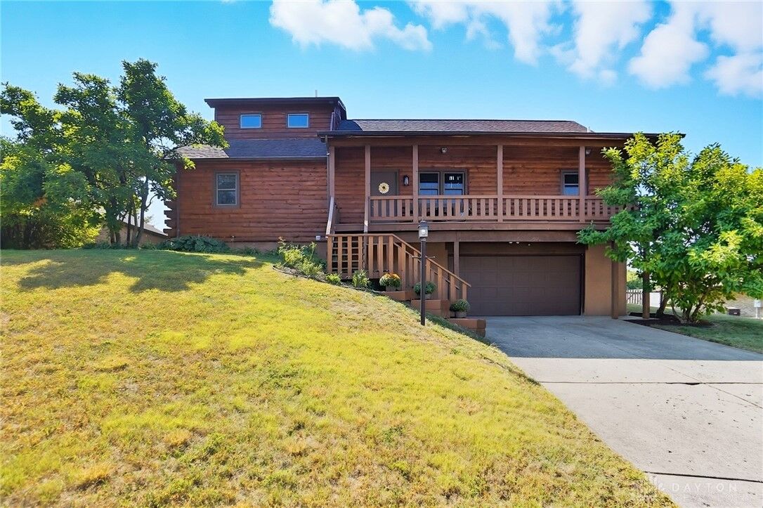 Property Photo:  1616 Hickory Glenn Drive  OH 45342 
