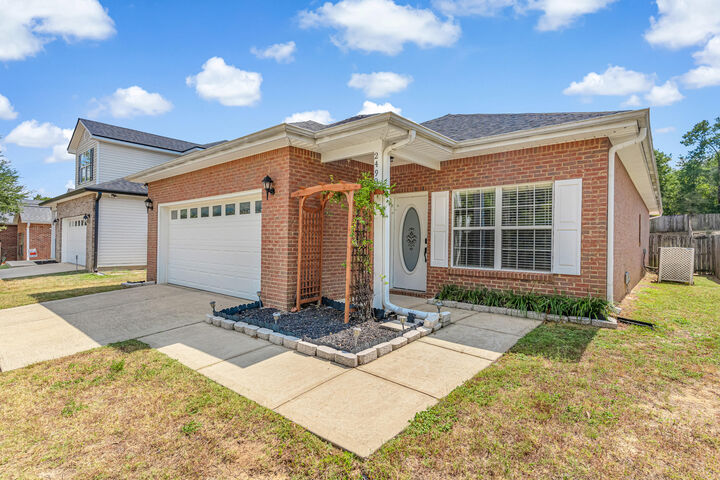 Property Photo:  2490 S Lakeview Drive  FL 32536 