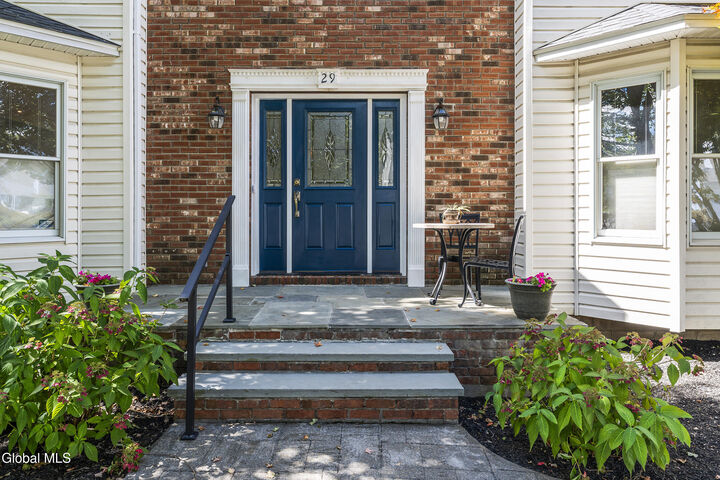 Property Photo:  29 Dublin Court  NY 12110