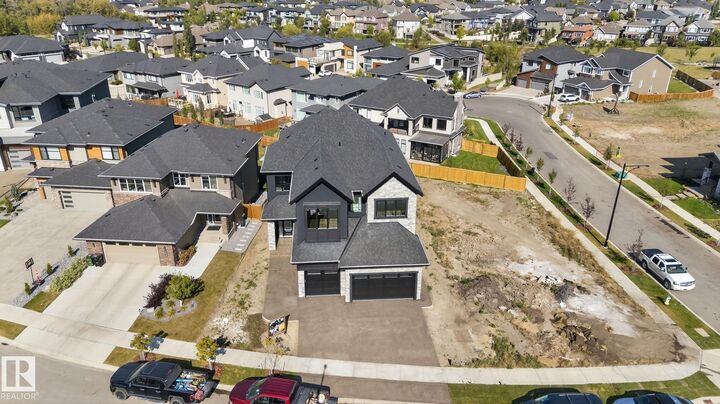 Property Photo:  4706 Knight Close SW  AB T6W 4V6 