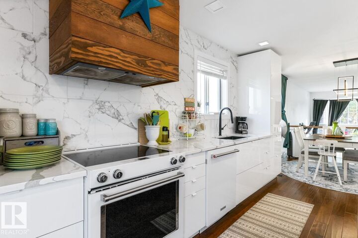 Property Photo:  11 Daniels Way  AB T8H 1W9 