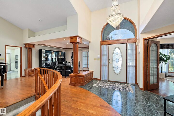 Property Photo:  253 Wilson Lane NW  AB T6M 2K8 