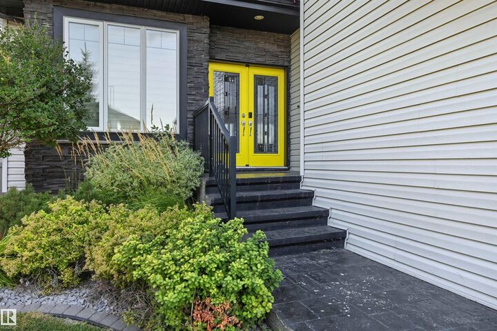Property Photo:  1806 Adamson Point(E) SW  AB T6W 2N7 
