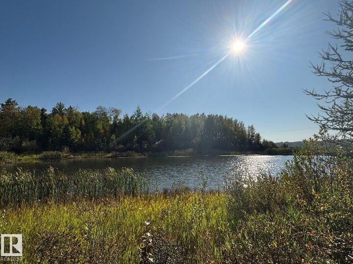Photo de la propriété:  Range Road 83 Twp Rd 482  AB T7A 0C1 