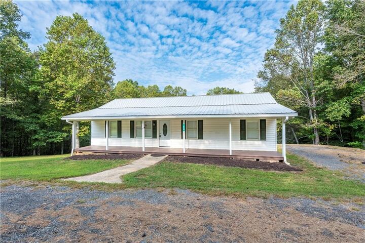 Property Photo: 828 Rocky Ridge Road GA 30143