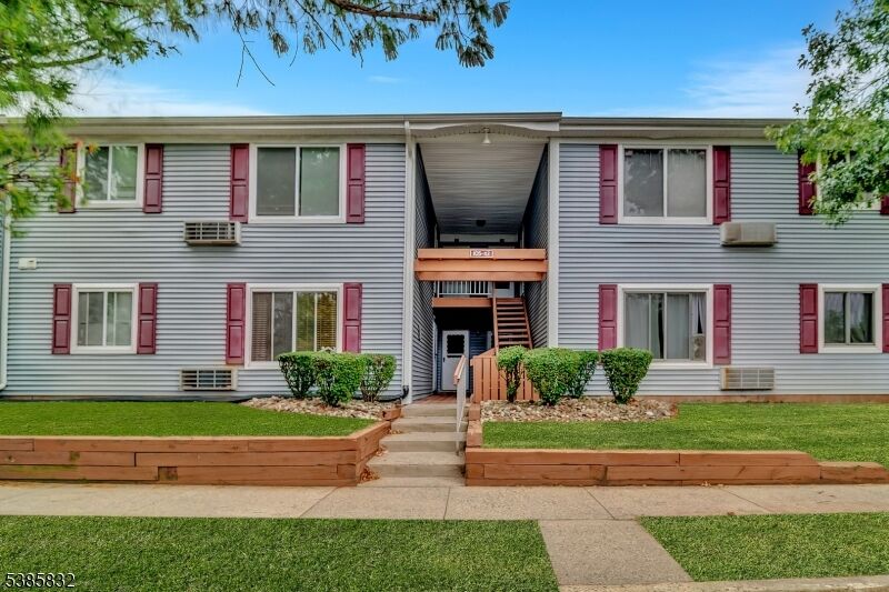 Property Photo: 112 Aimwick Ct NJ 08873