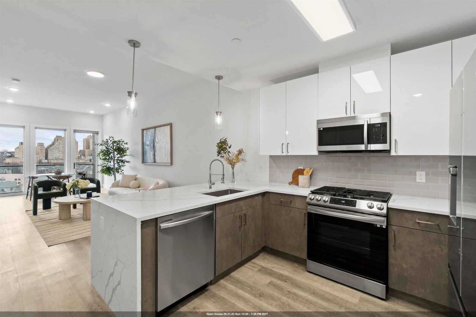 Property Photo:  412 Whiton St 404  NJ 07304 
