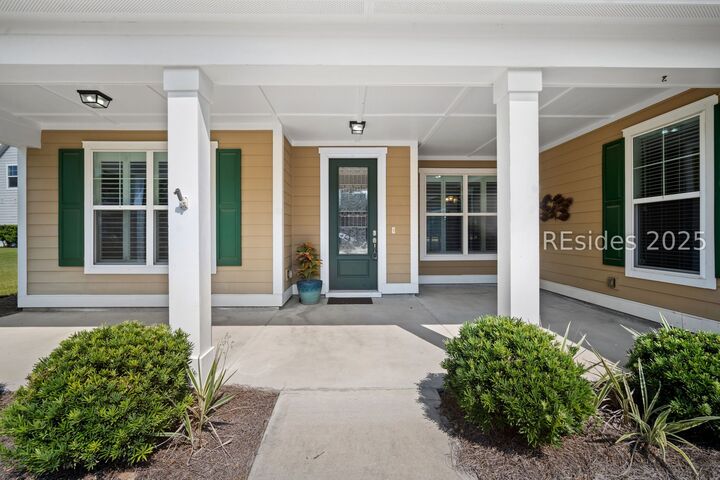 Property Photo:  18 Yonges Island Drive  SC 29910 